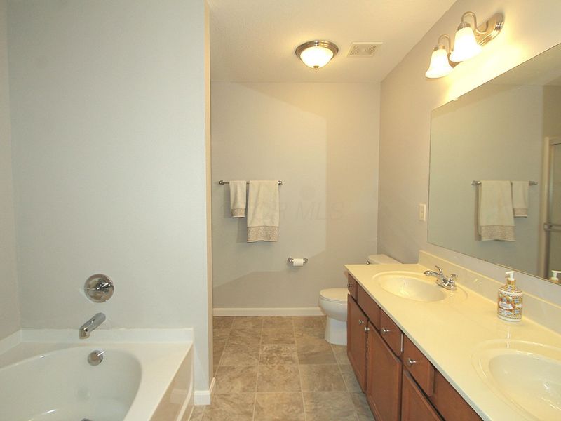 4879 Shallowford Loop , Grove City, OH 43123 Photo 29