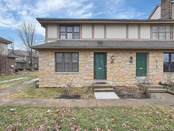 97 Stornoway Drive W, Columbus, OH 43213