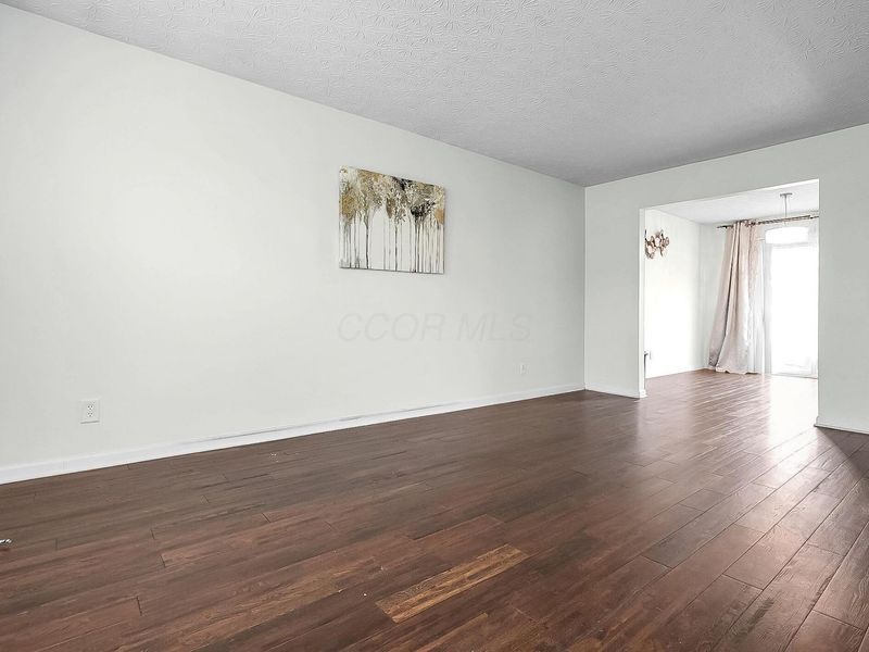 97 Stornoway Drive W, Columbus, OH 43213 Photo 6