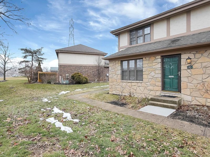 97 Stornoway Drive W, Columbus, OH 43213 Photo 9