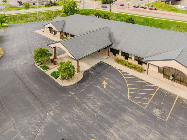 1875 WEST POINTE DRIVE, Oshkosh, WI 54902