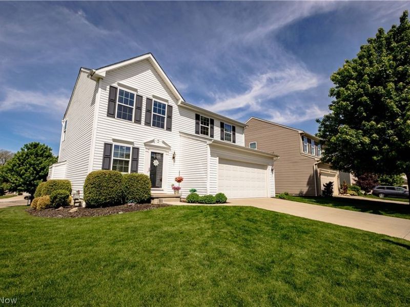 592 Eastglen Circle, Tallmadge, OH 44278 Photo 2