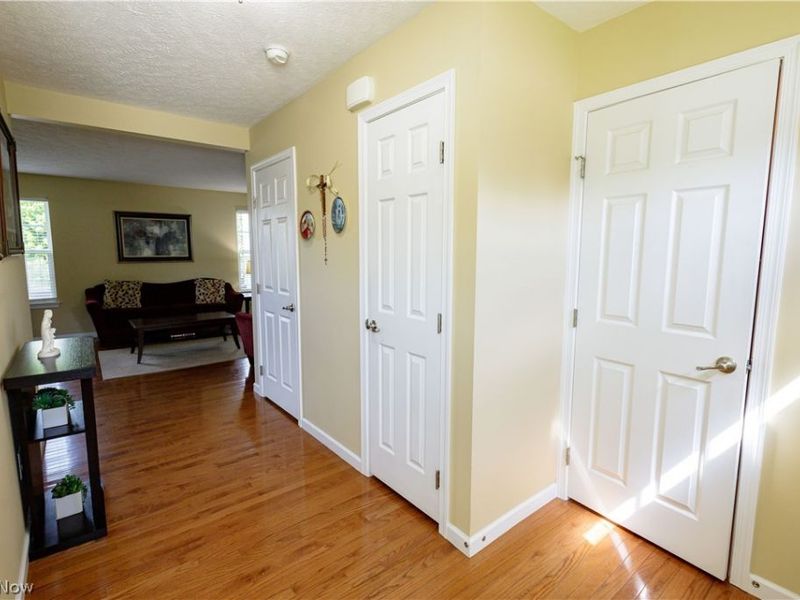 592 Eastglen Circle, Tallmadge, OH 44278 Photo 5