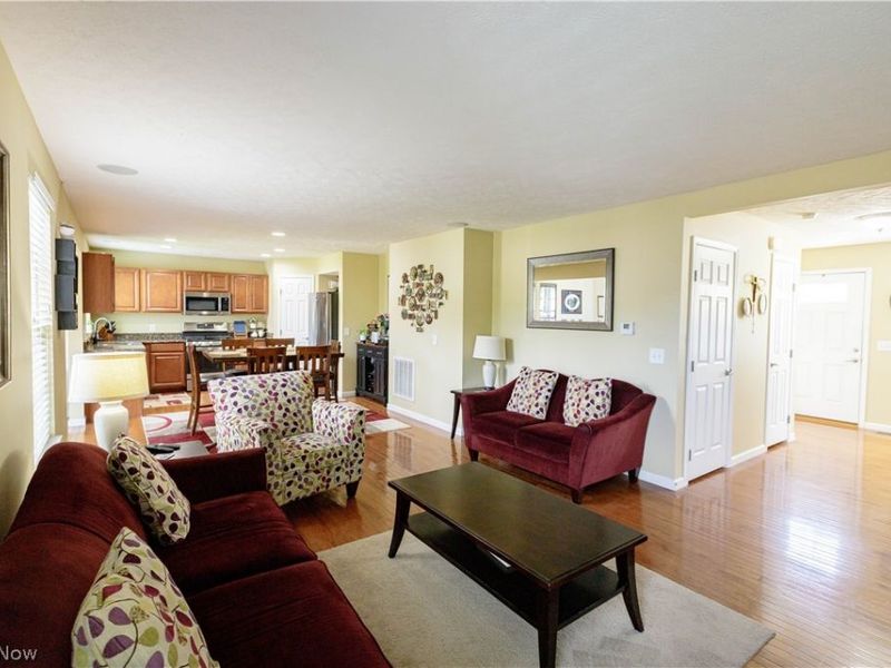 592 Eastglen Circle, Tallmadge, OH 44278 Photo 8