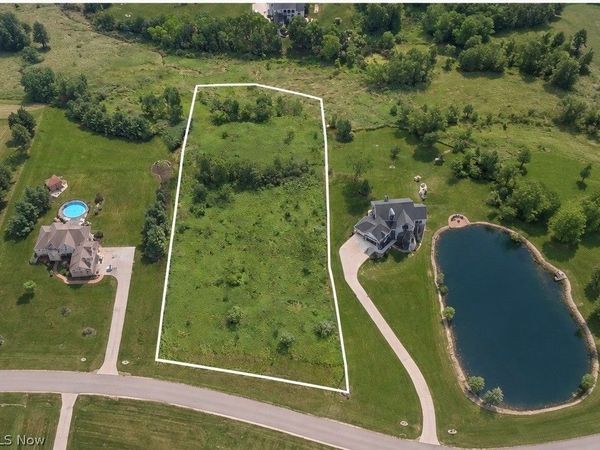 7373 Hunters Glen Lane, Seville, OH 44273