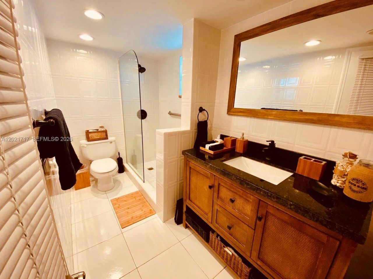 325 Ocean Dr , Unit 408, Miami Beach, FL 33139 Photo