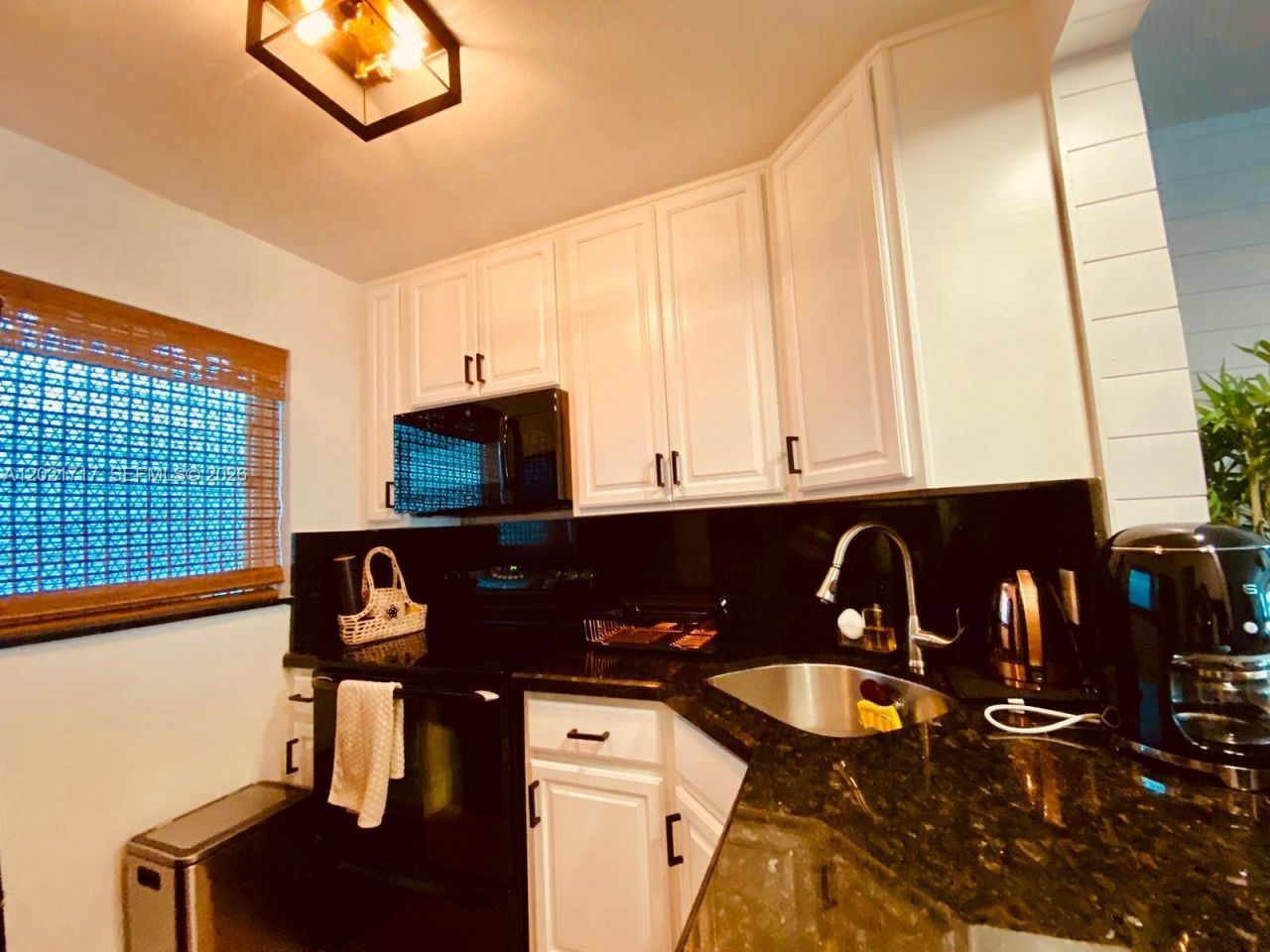 325 Ocean Dr , Unit 408, Miami Beach, FL 33139 Photo