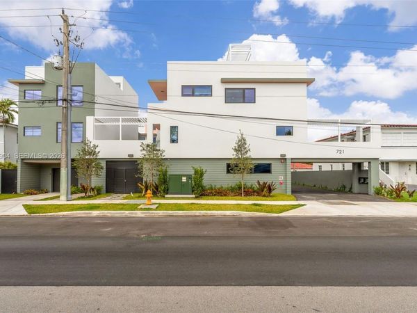 721 SW 11th Street , Unit G, Miami, FL 33129
