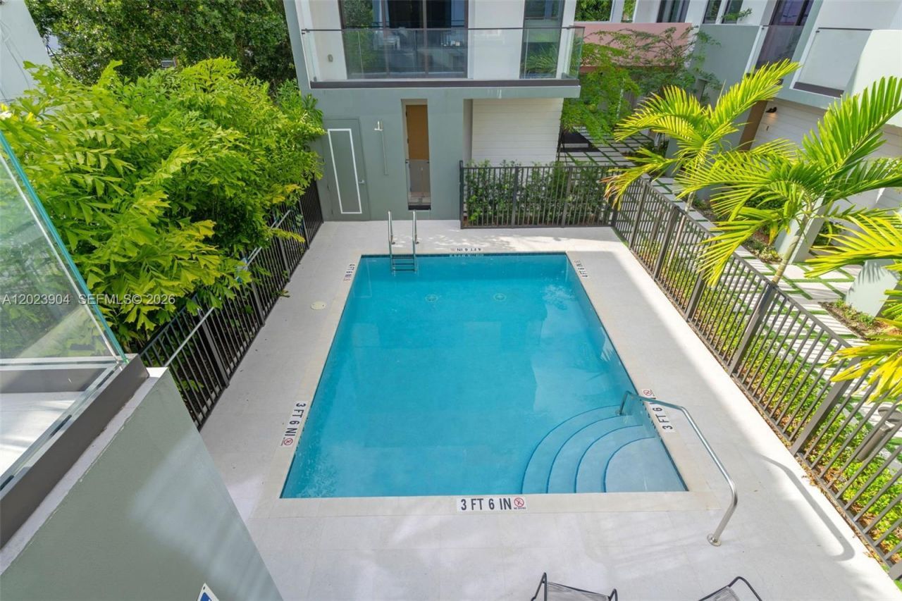 721 SW 11th Street , Unit G, Miami, FL 33129 Photo