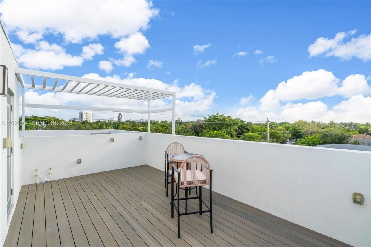 721 SW 11th Street , Unit G, Miami, FL 33129 Photo