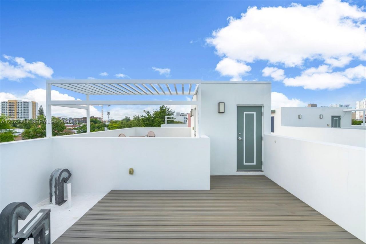 721 SW 11th Street , Unit G, Miami, FL 33129 Photo