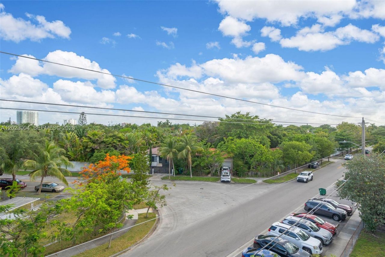 721 SW 11th Street , Unit G, Miami, FL 33129 Photo