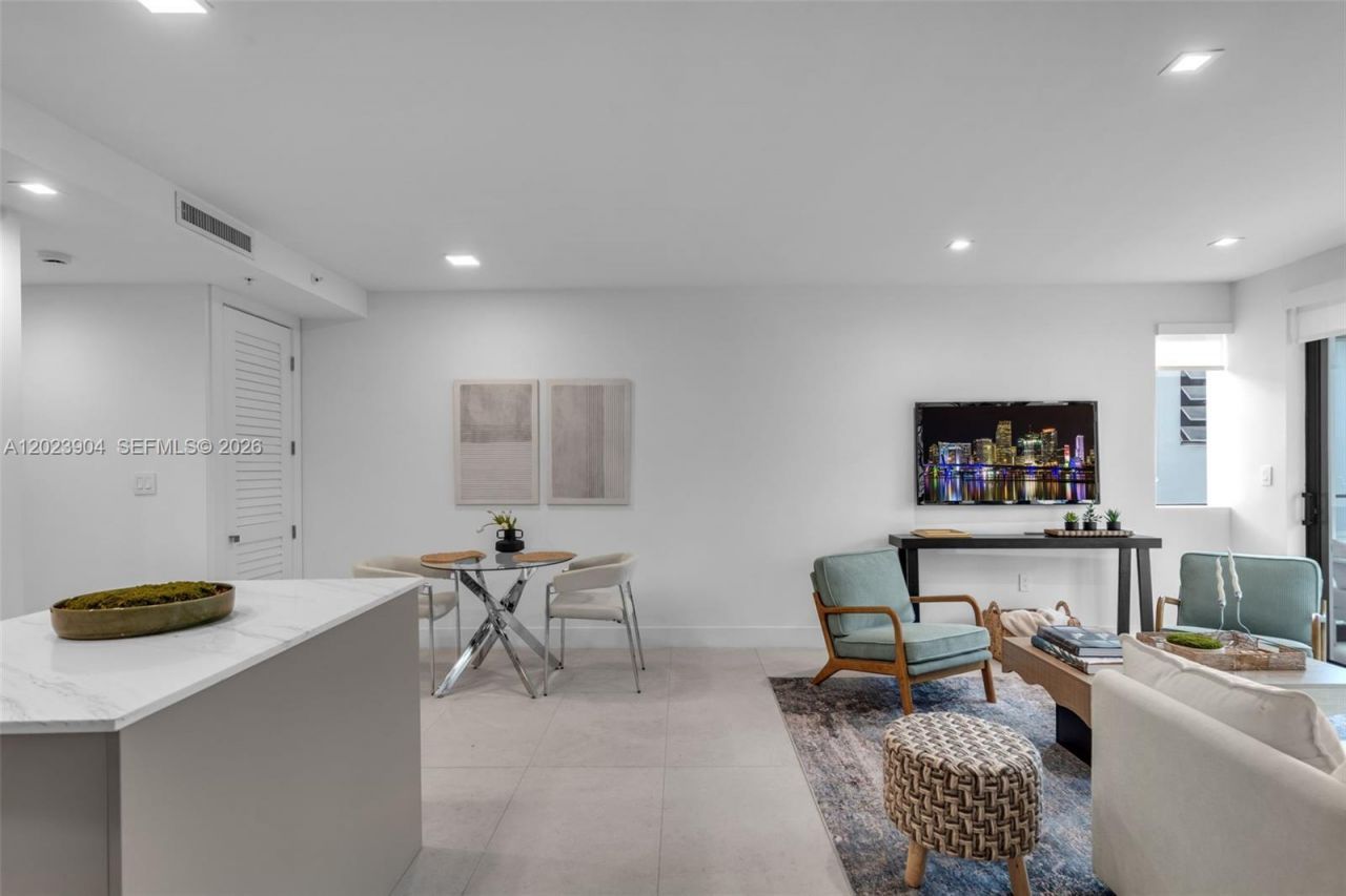 721 SW 11th Street , Unit G, Miami, FL 33129 Photo