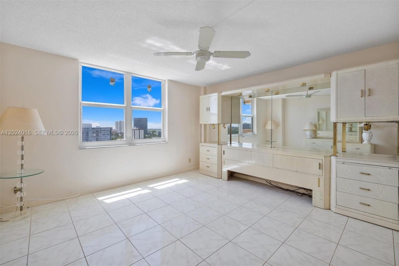 1865 S Ocean Dr, Unit 15L, Hallandale Beach, FL 33009 Photo