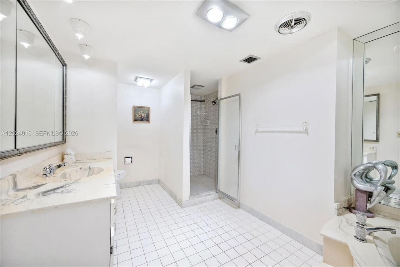 1865 S Ocean Dr, Unit 15L, Hallandale Beach, FL 33009 Photo