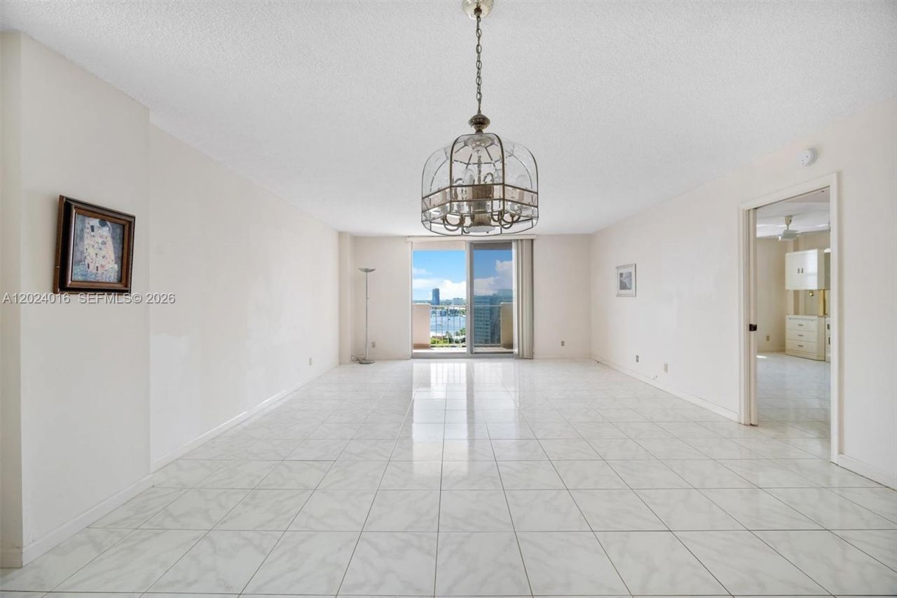 1865 S Ocean Dr, Unit 15L, Hallandale Beach, FL 33009 Photo