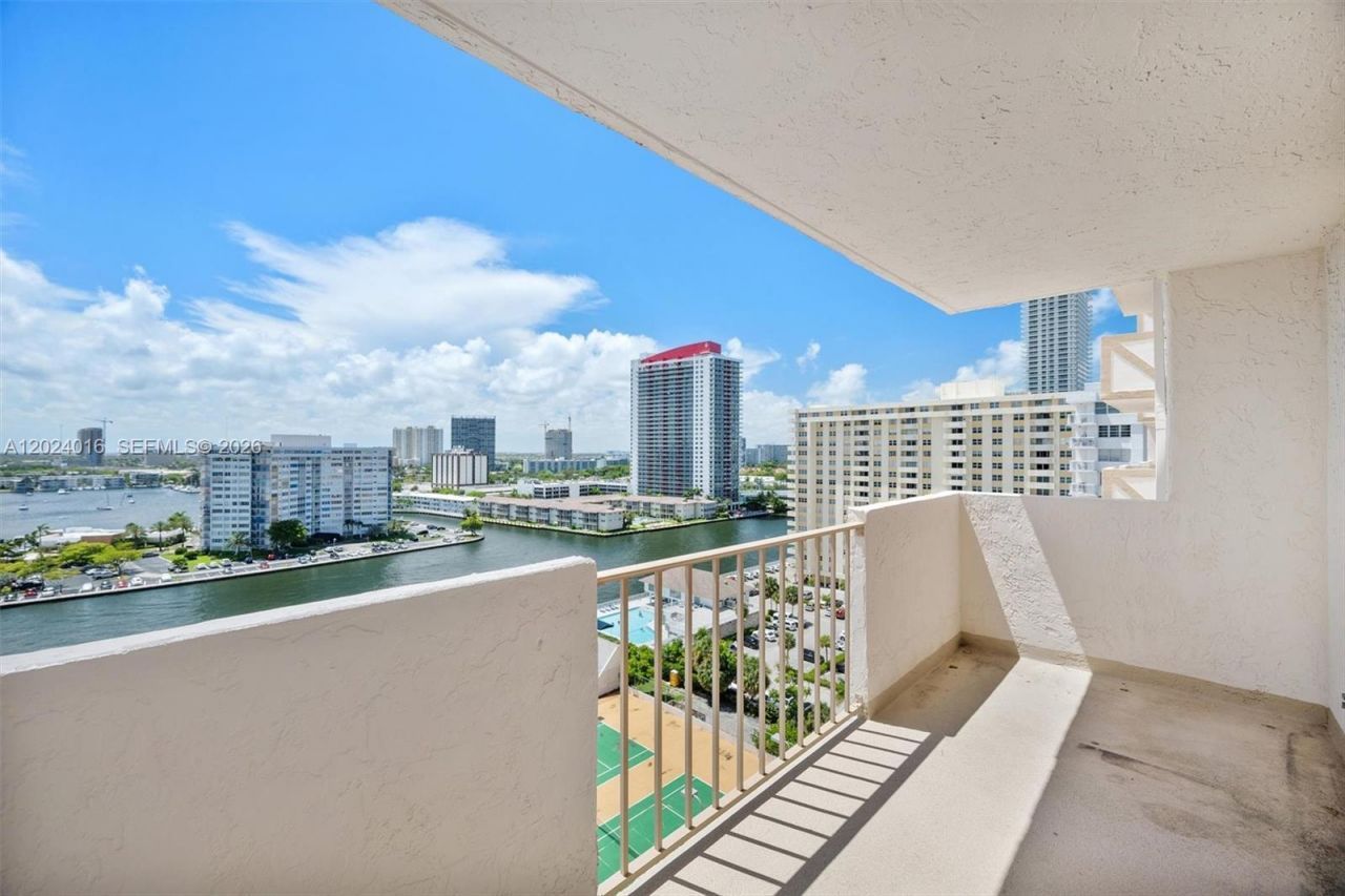 1865 S Ocean Dr, Unit 15L, Hallandale Beach, FL 33009 Photo
