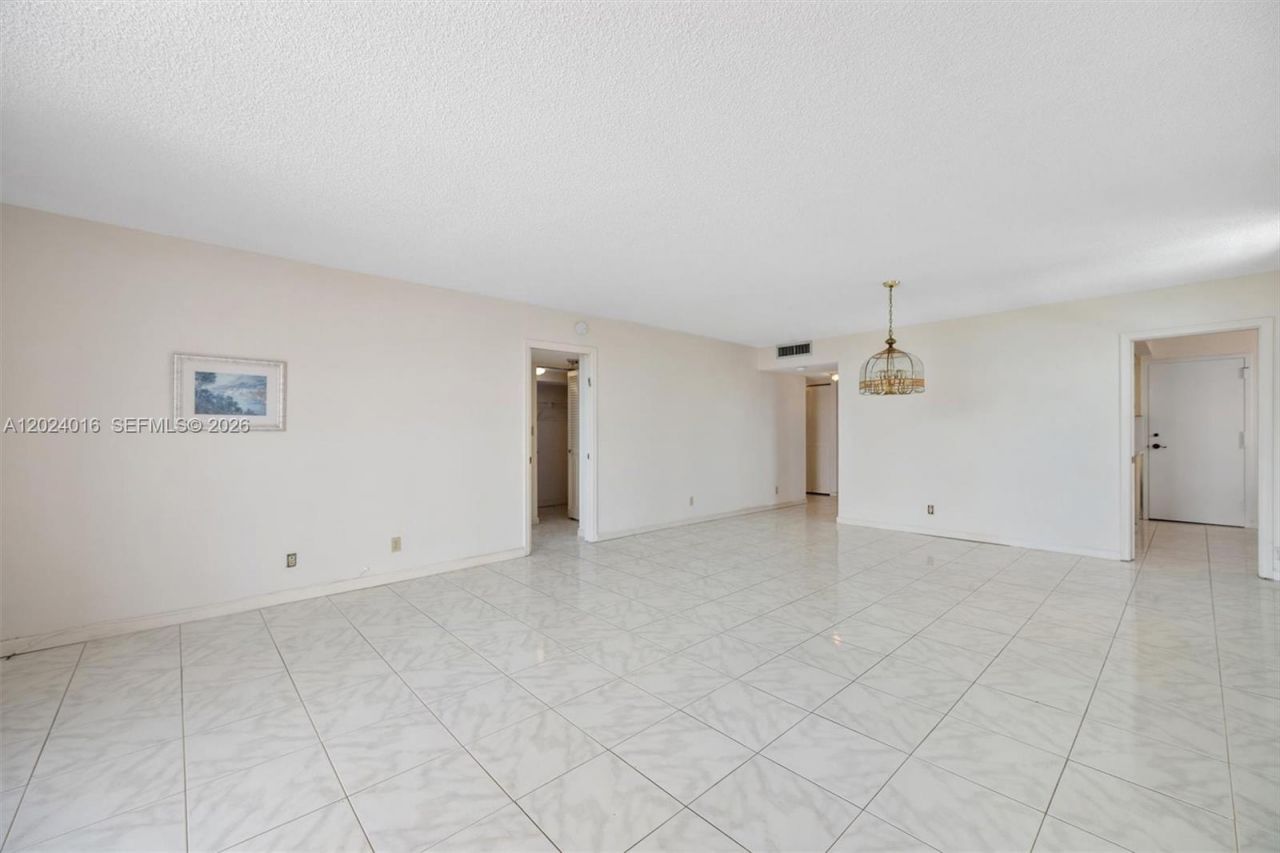1865 S Ocean Dr, Unit 15L, Hallandale Beach, FL 33009 Photo