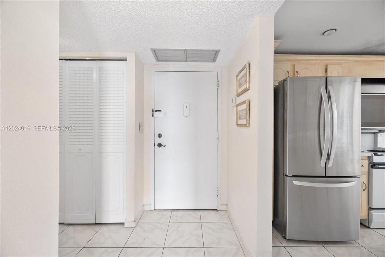 1865 S Ocean Dr, Unit 15L, Hallandale Beach, FL 33009 Photo