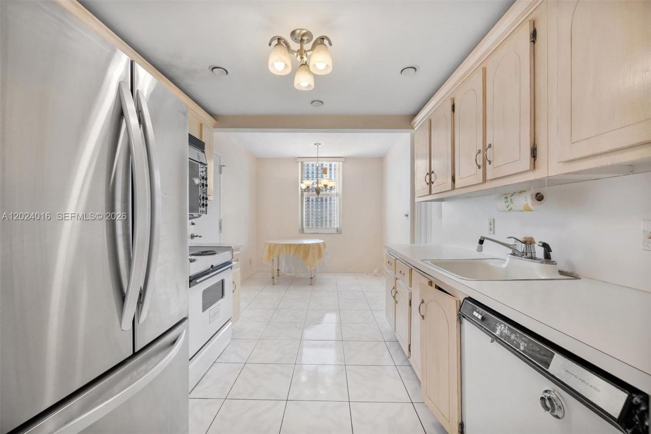 1865 S Ocean Dr, Unit 15L, Hallandale Beach, FL 33009 Photo