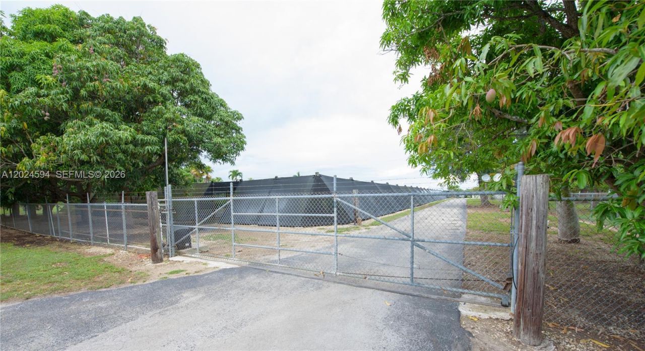 17355 SW 256th St , Homestead, FL 33031 Photo