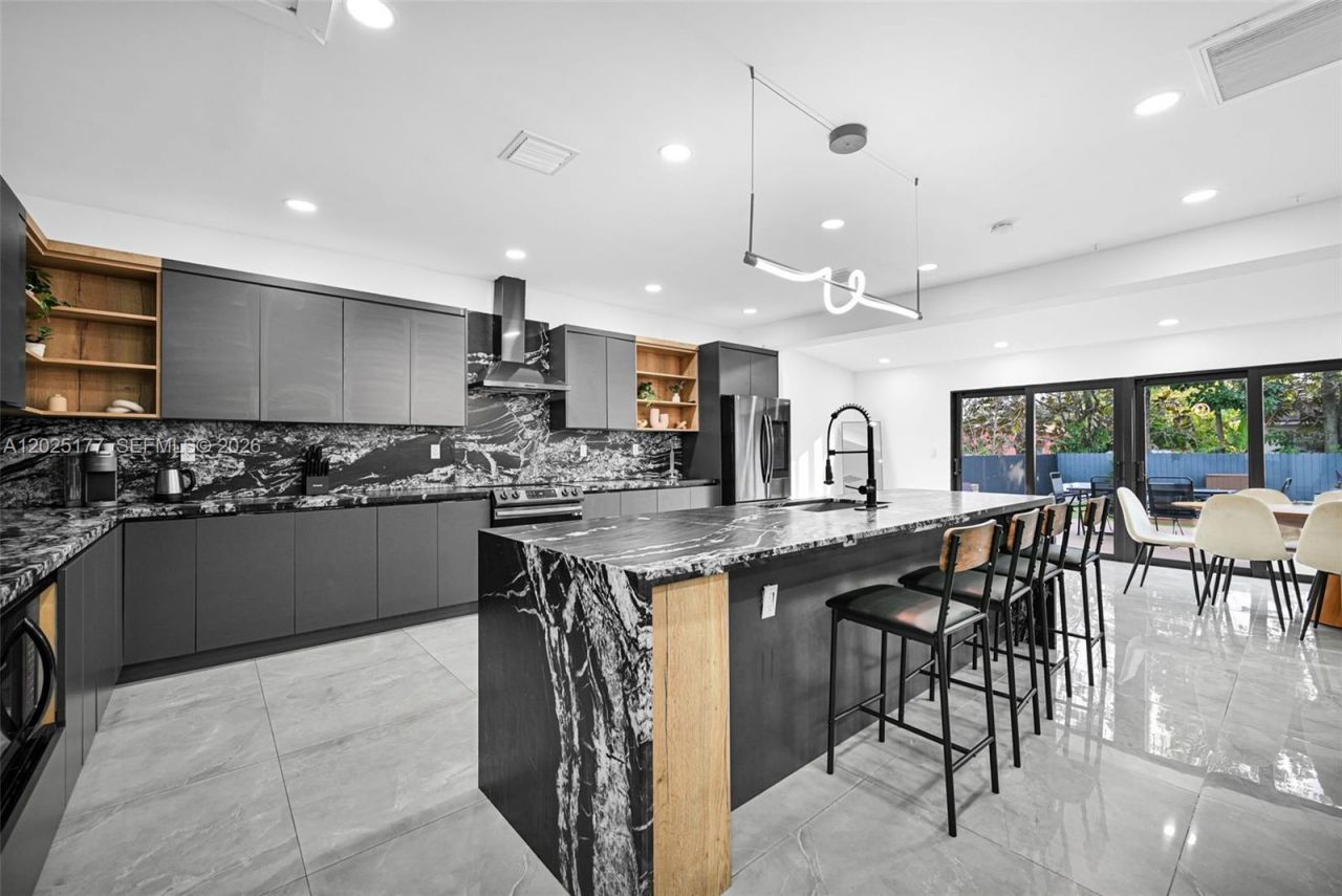 112 NW 53rd St , Miami, FL 33127 Photo