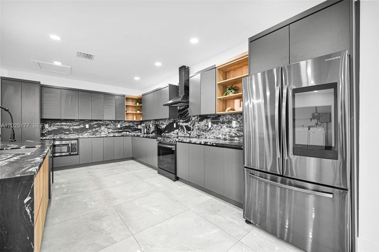 112 NW 53rd St , Miami, FL 33127 Photo