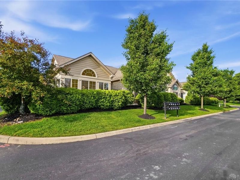 2419 Locust Hill Boulevard, Beavercreek, OH 45431 Photo 2