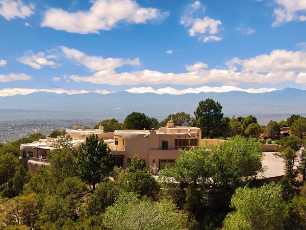 1233 N Summit Drive, Santa Fe, NM 87501