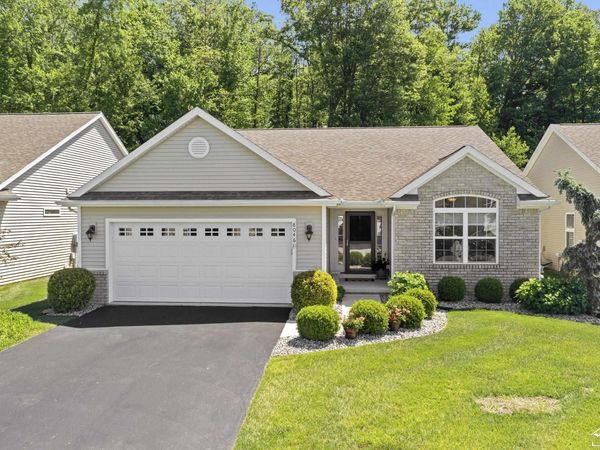 8046 Timber Wood Lane, Temperance, MI 48182