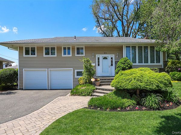 24 Tad Lane, Old Bethpage, NY 11804