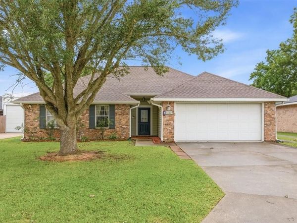 5712 Stonehaven Lane , Lake Charles, LA 70605