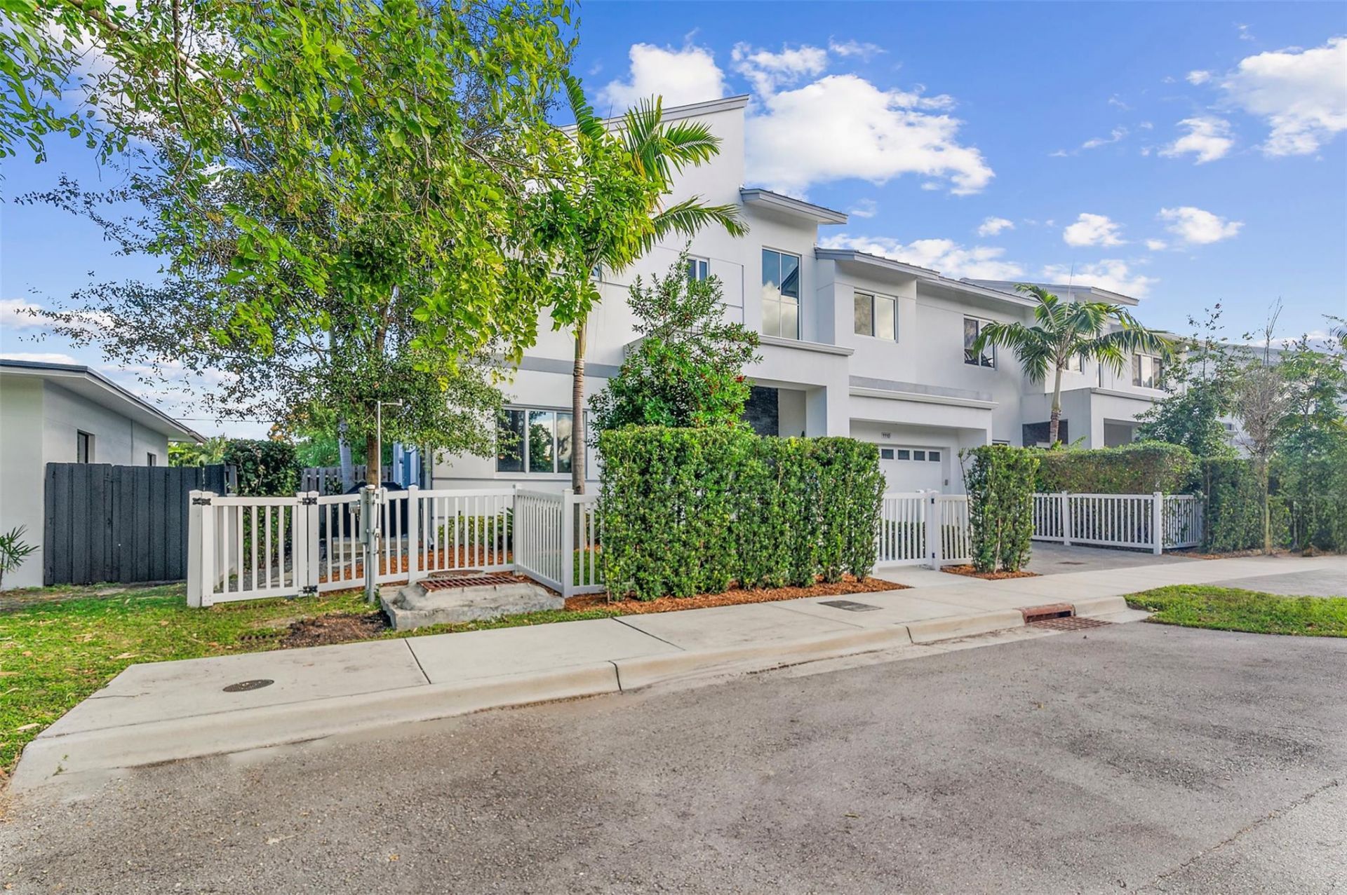 1110 NE 14th Avenue, Fort Lauderdale, FL 33304 Photo