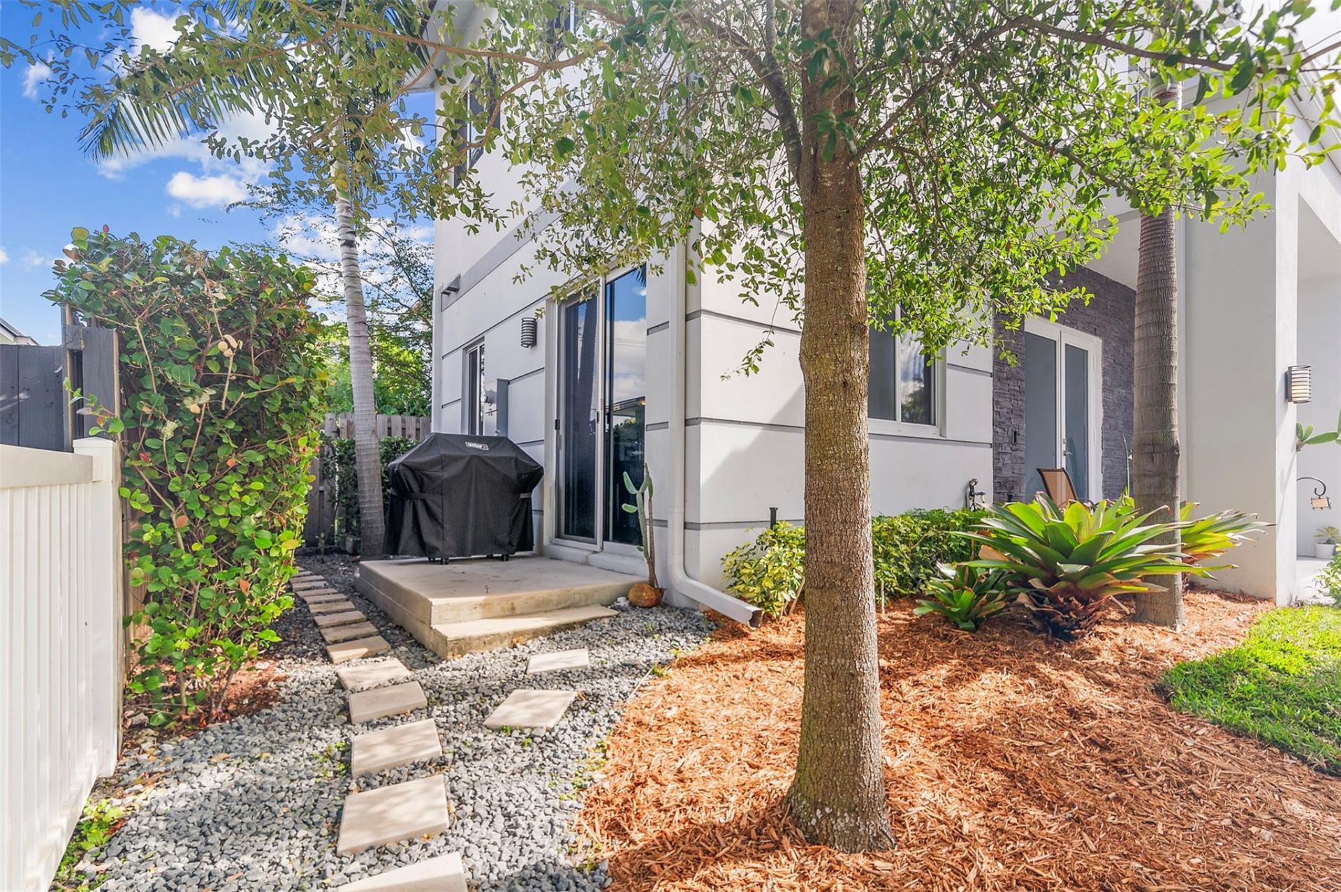 1110 NE 14th Avenue, Fort Lauderdale, FL 33304 Photo