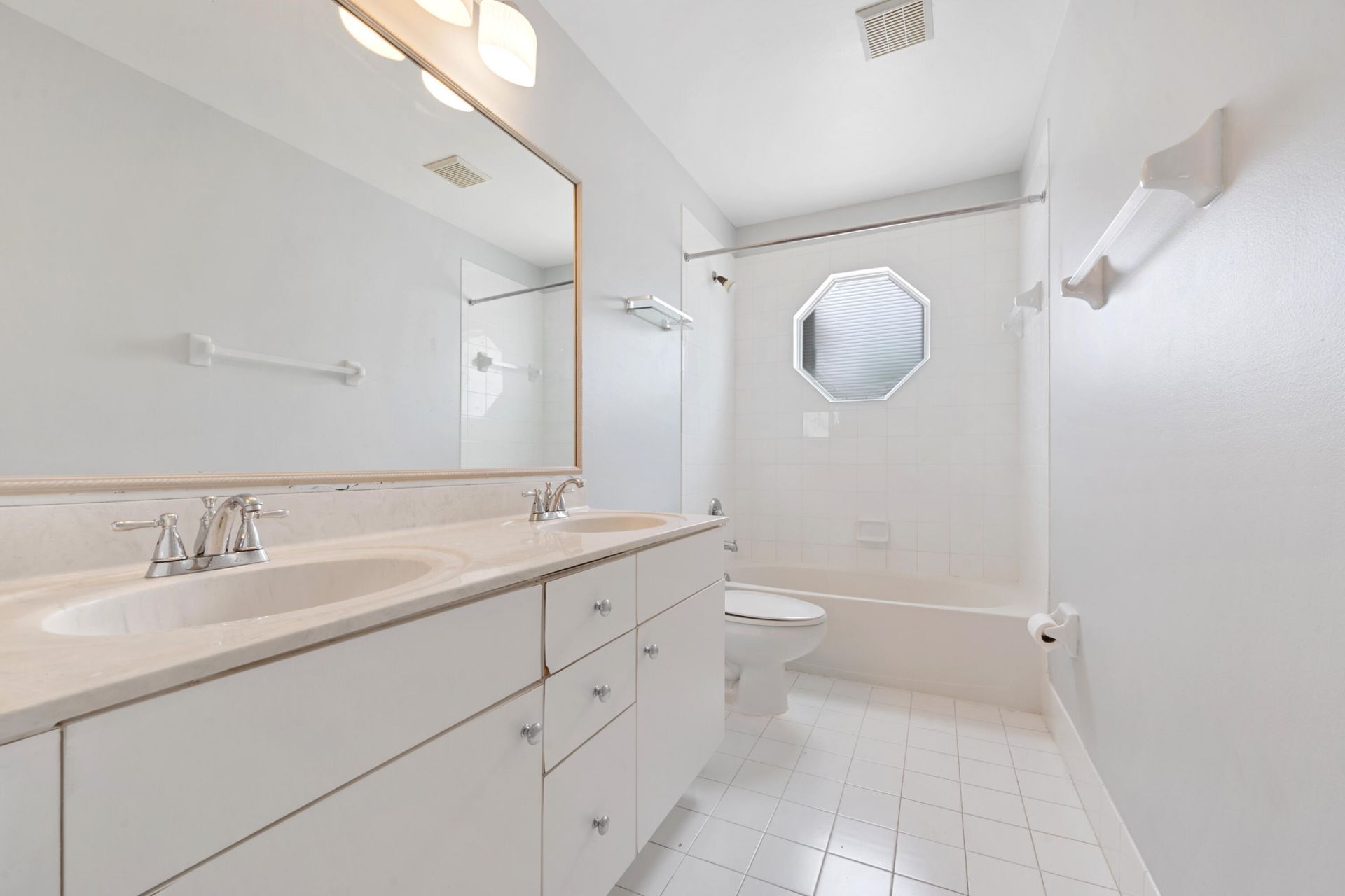 3190 El Camino Real, West Palm Beach, FL 33409 Photo