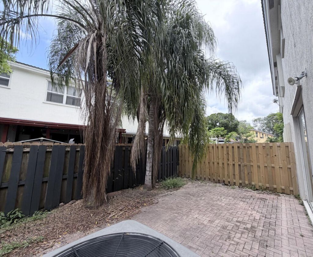 933 NE 42nd Avenue, Homestead, FL 33033 Photo