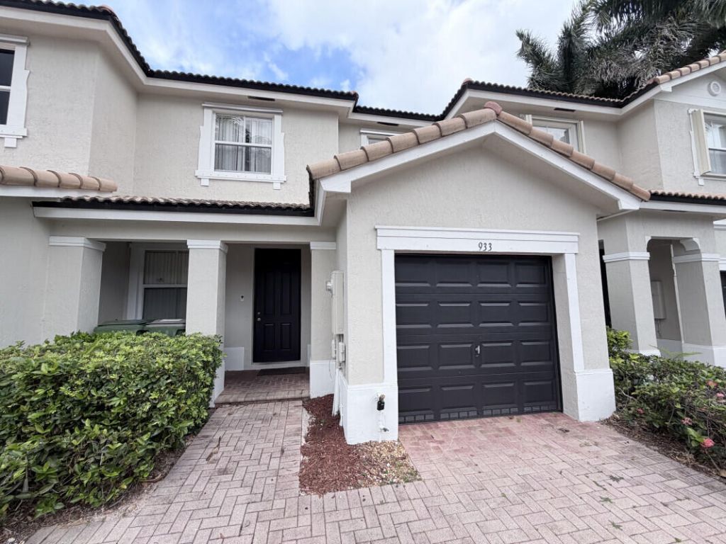 933 NE 42nd Avenue, Homestead, FL 33033 Photo