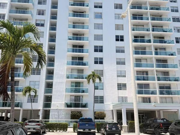 2841 NE 163rd Street, Unit 502, North Miami Beach, FL 33160