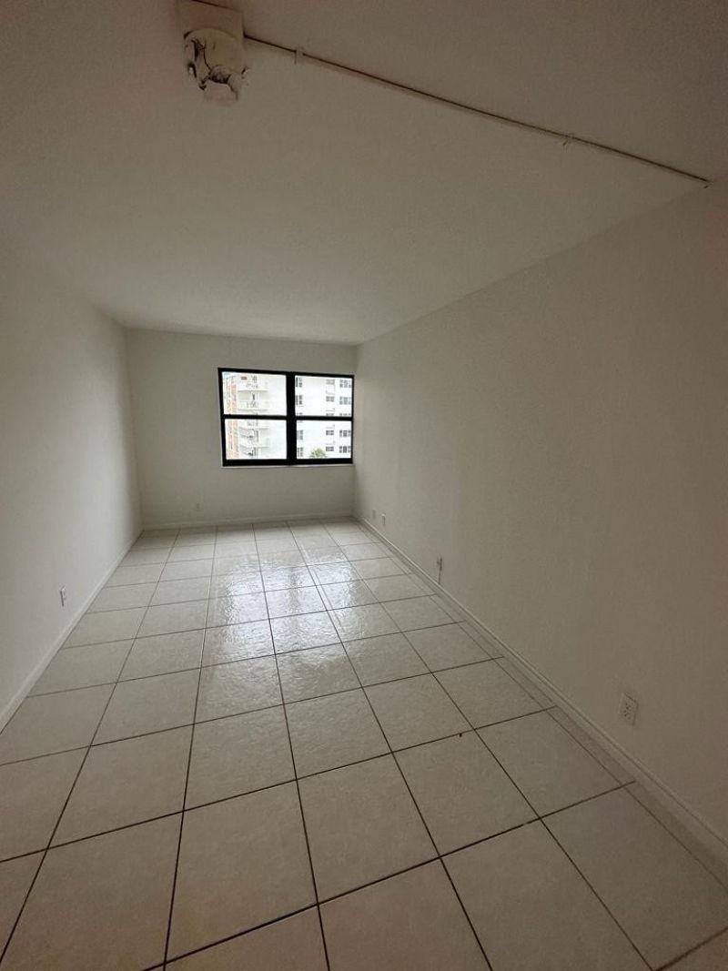 1800 S Ocean Boulevard, Unit 501, Lauderdale by the Sea, FL 33062 Photo