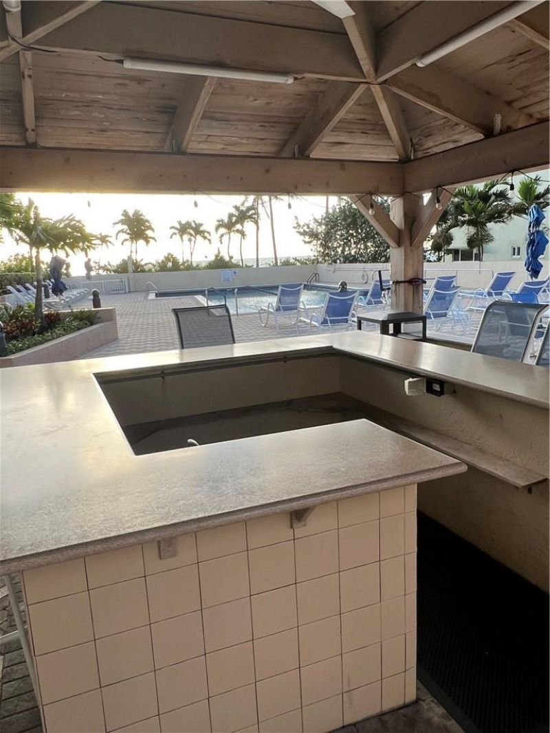 1800 S Ocean Boulevard, Unit 501, Lauderdale by the Sea, FL 33062 Photo