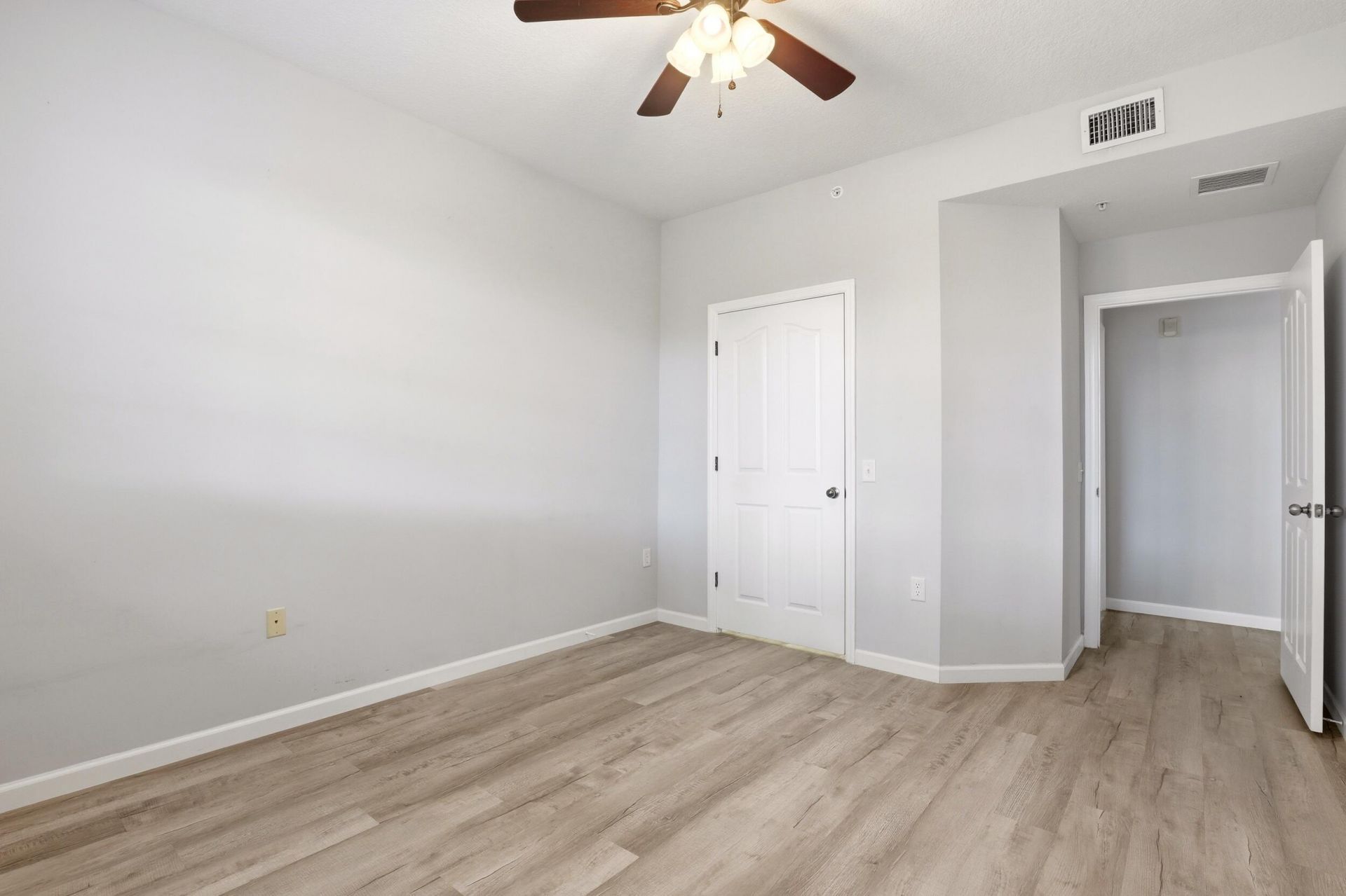9905 Baywinds Drive, Unit 2102, West Palm Beach, FL 33411 Photo