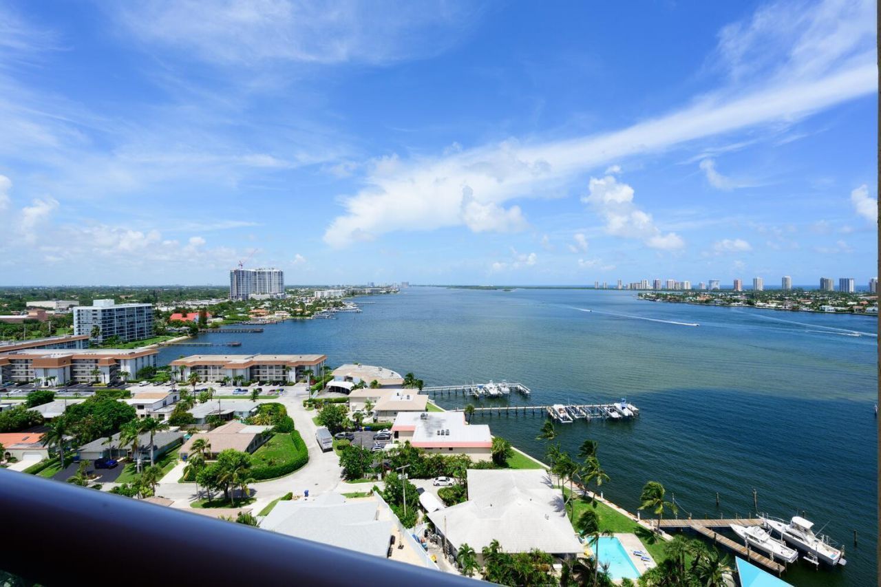 2650 Lake Shore Drive, Unit 1602, Riviera Beach, FL 33404 Photo