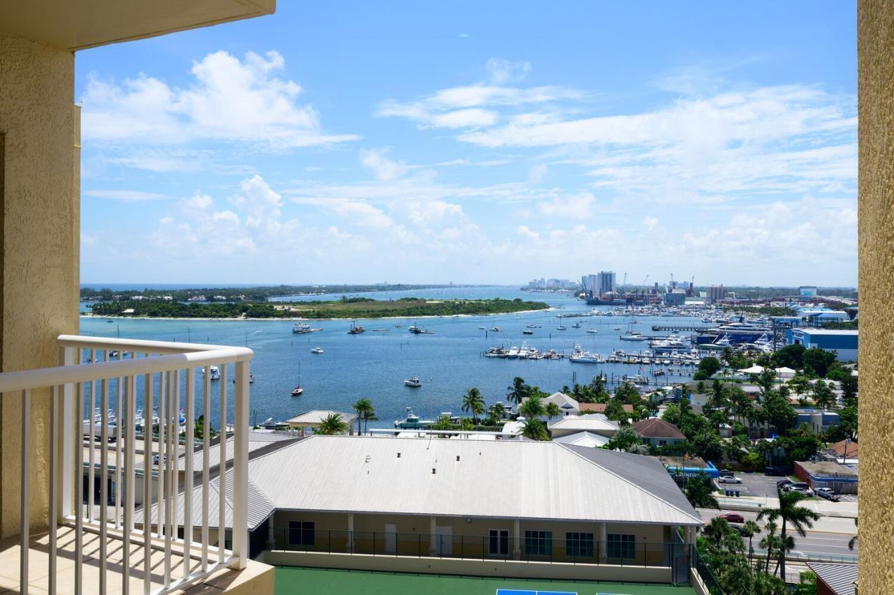 2650 Lake Shore Drive, Unit 1602, Riviera Beach, FL 33404 Photo