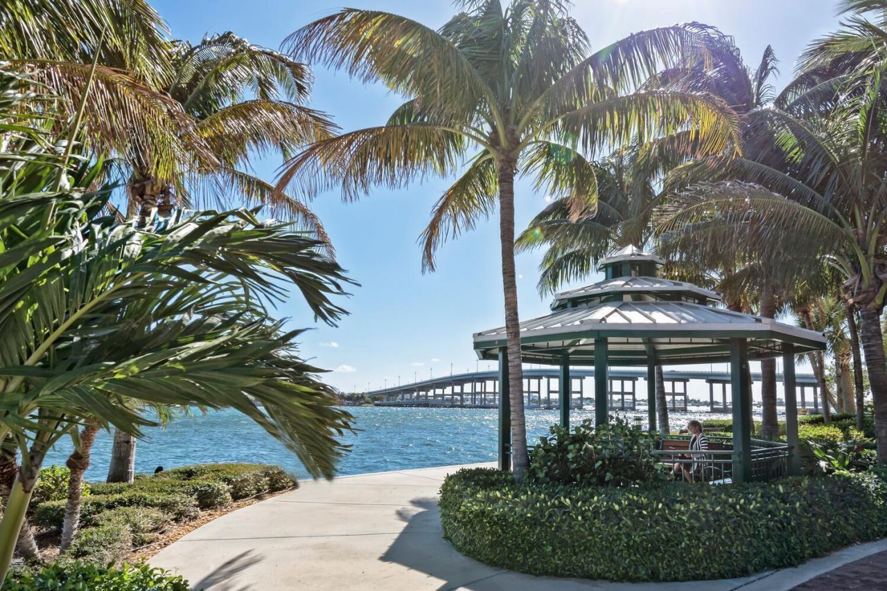 2650 Lake Shore Drive, Unit 1602, Riviera Beach, FL 33404 Photo