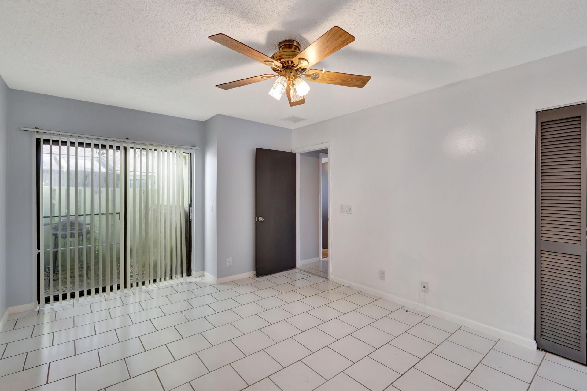 4385 Willow Brook Circle, West Palm Beach, FL 33417 Photo