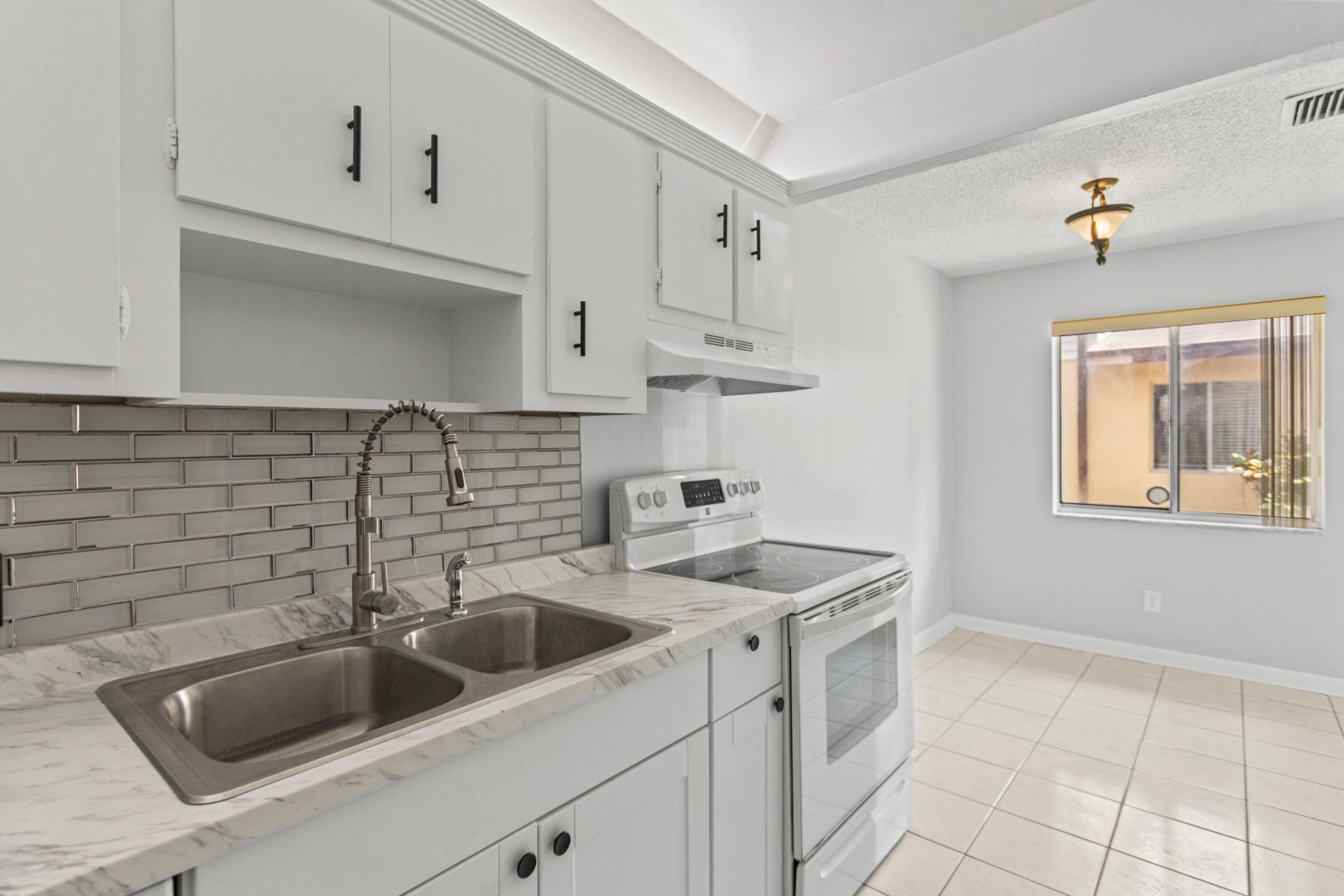3709 NW 84th Avenue, Sunrise, FL 33351 Photo