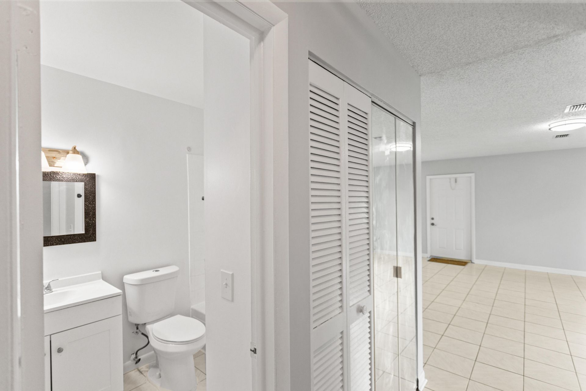 3709 NW 84th Avenue, Sunrise, FL 33351 Photo