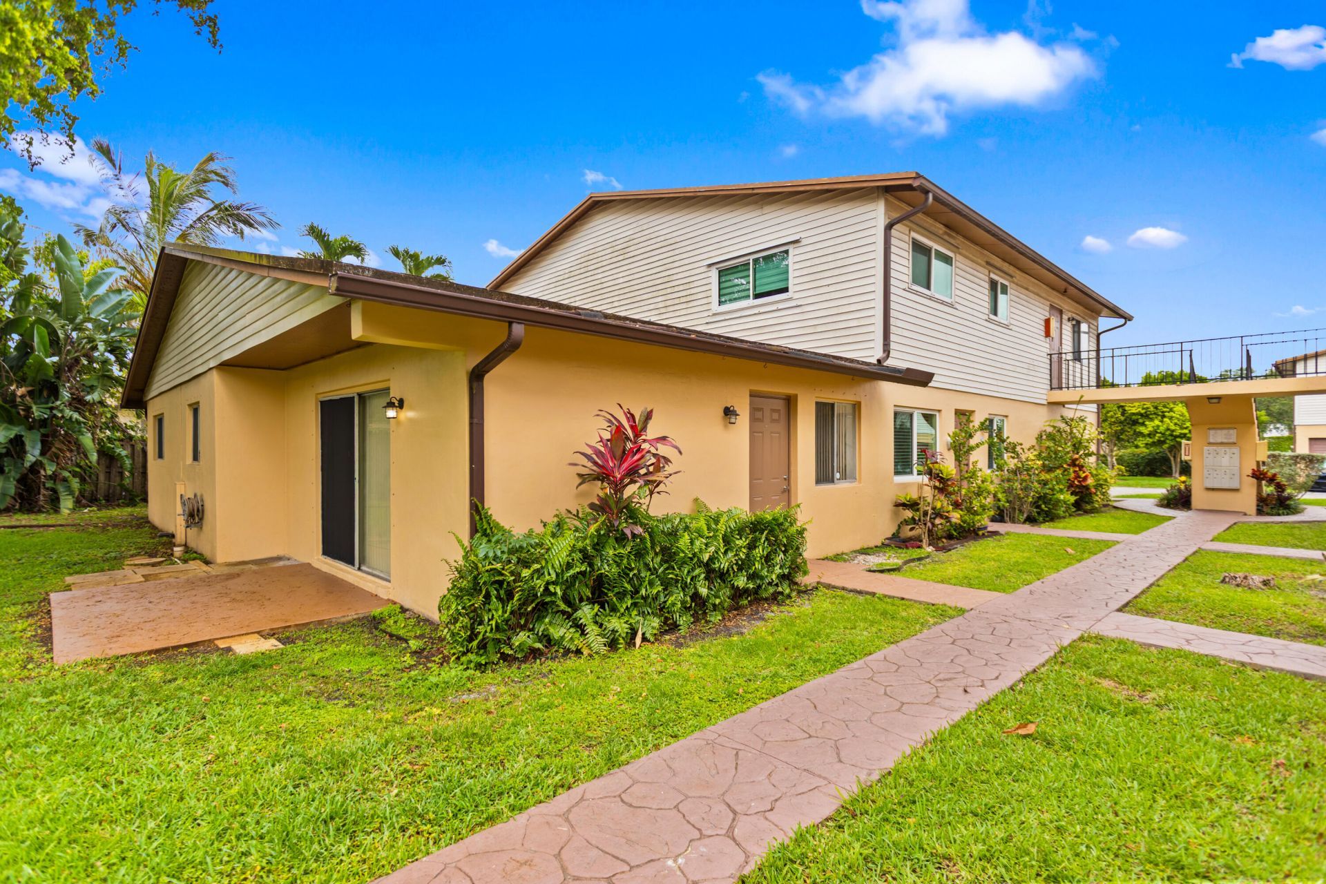 3709 NW 84th Avenue, Sunrise, FL 33351 Photo