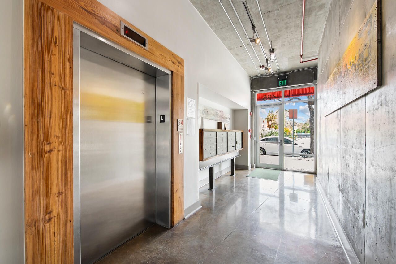 425 N Andrews Avenue, Unit 206, Fort Lauderdale, FL 33301 Photo