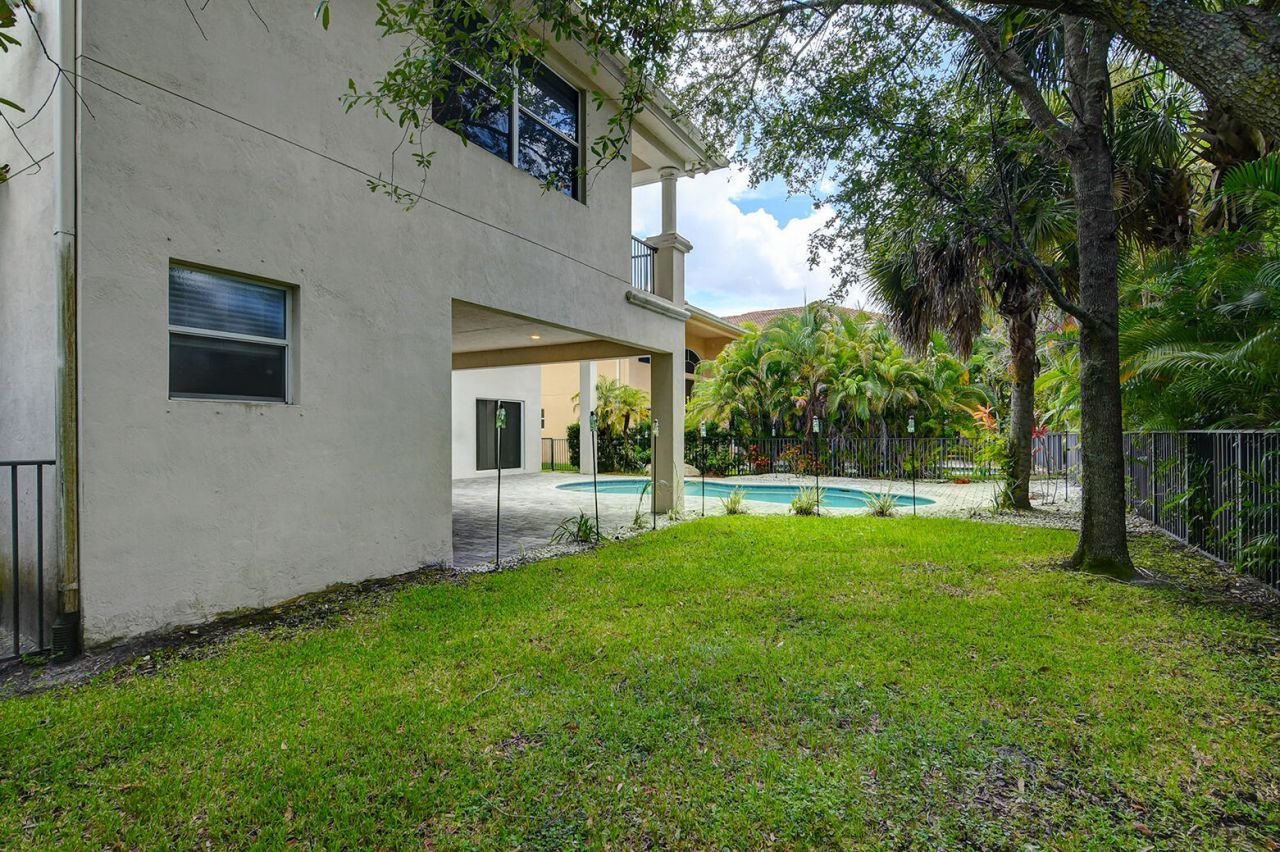 670 Edgebrook Lane, Royal Palm Beach, FL 33411 Photo